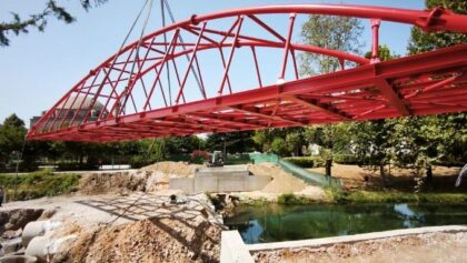 Πρωτομηνιά,-με-τοποθέτηση-της-νέας-πεζογέφυρας-Αγίου-Κωνσταντίνου-στα-Τρίκαλα