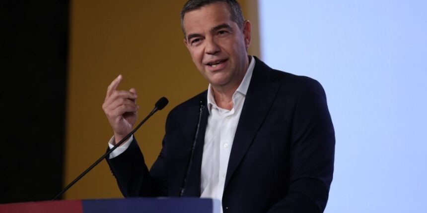Τσίπρας-στη-Θεσσαλονίκη:-Κατώτατος-μισθός-στα-1000-ευρώ,-ΦΠΑ-6%-στα-βασικά-είδη,-κατάργηση-Πανελληνίων