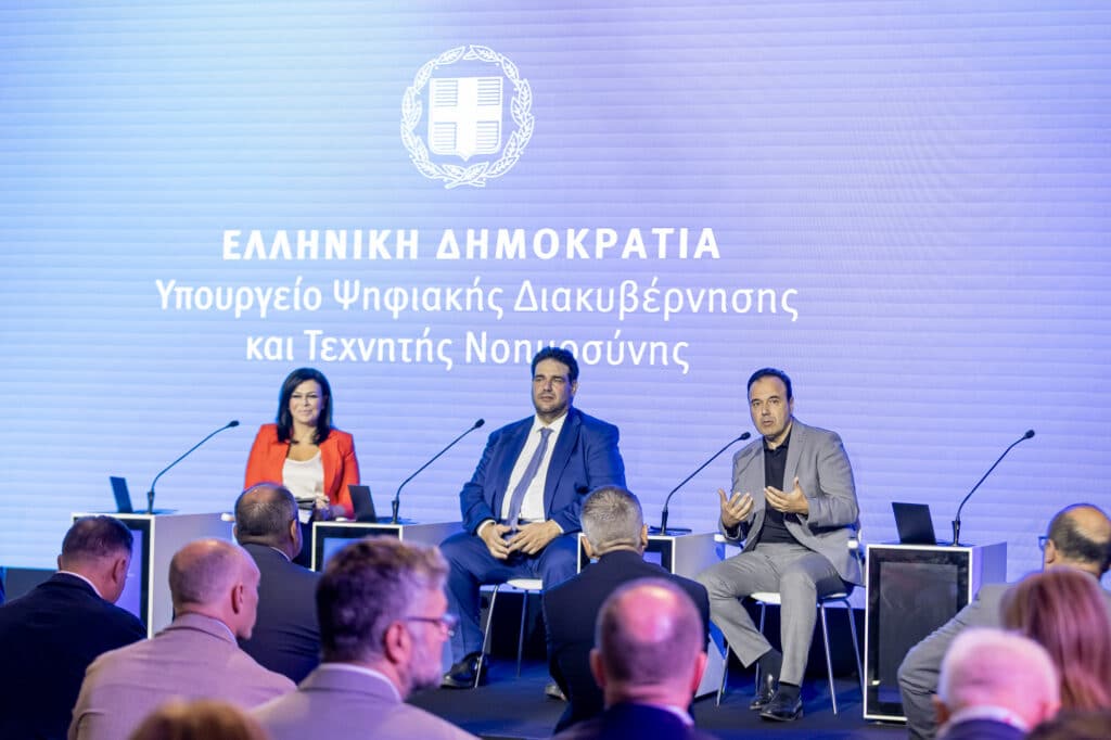 Χατζηδάκης,-Λιβάνιος,-Παπαστεργίου-από-τη-ΔΕΘ:-Ένα-κράτος-πιο-φιλικό-στον-πολίτη-και-η-επόμενη-μέρα-του-gov.gr
