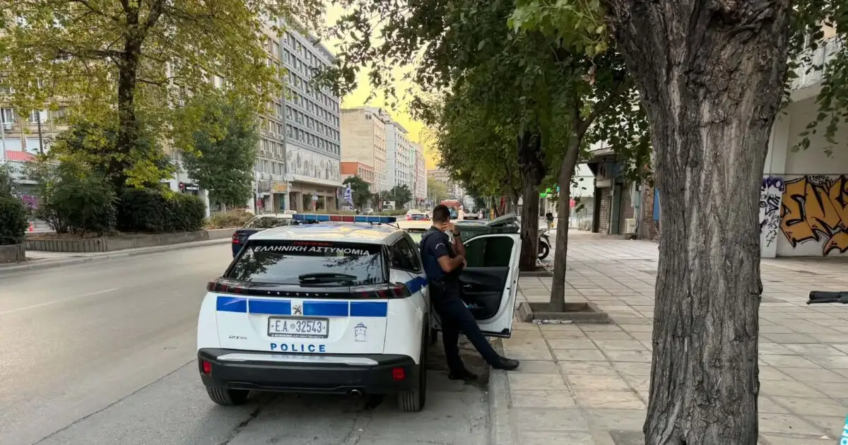 Θεσσαλονίκη:-Σοβαρός-τραυματισμός-13χρονης-που-έπεσε-από-τον-5ο-όροφο-ξενοδοχείου