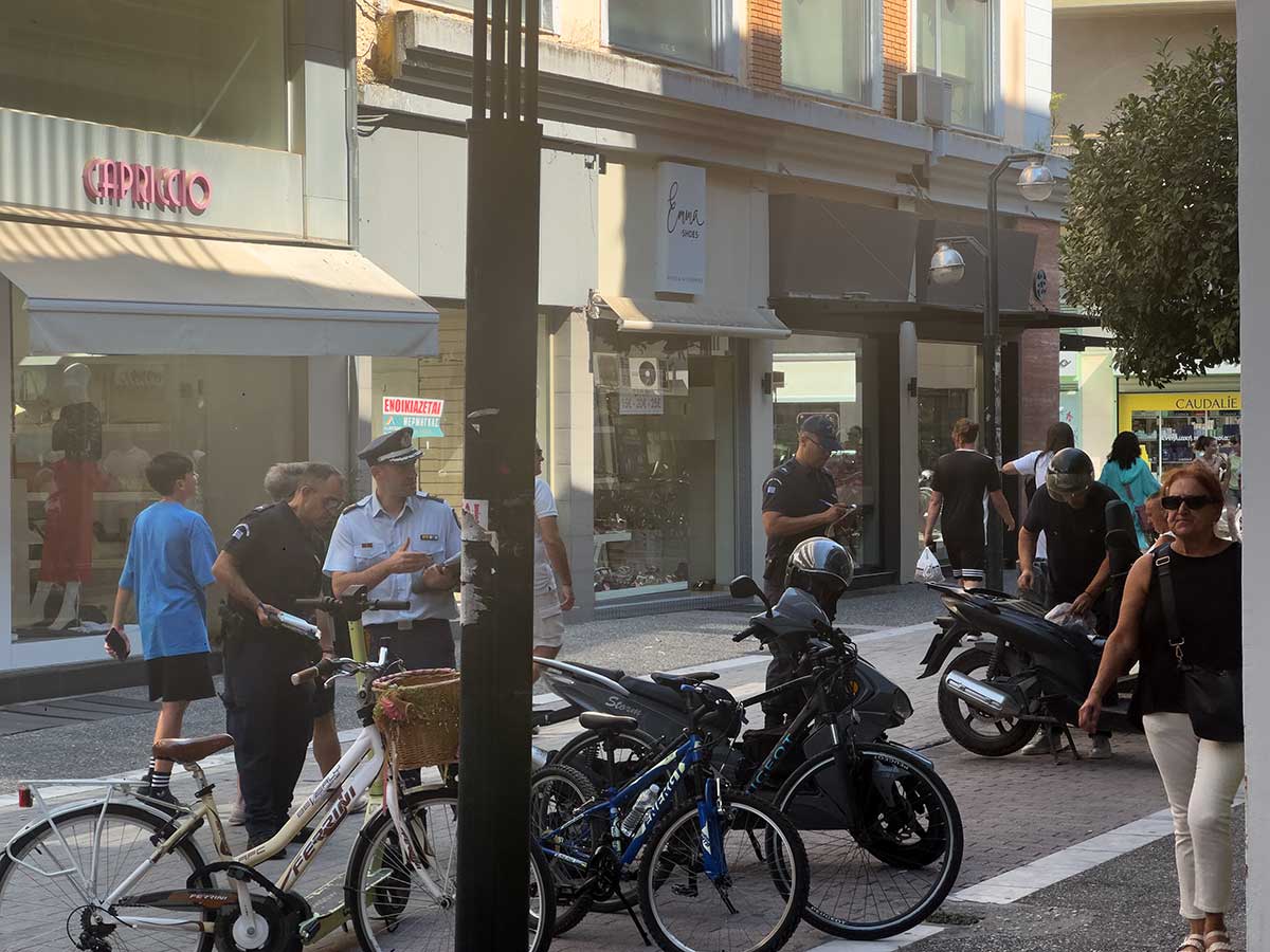 Τρίκαλα:-Η-Τροχαία-βγήκε-στους-πεζόδρομους