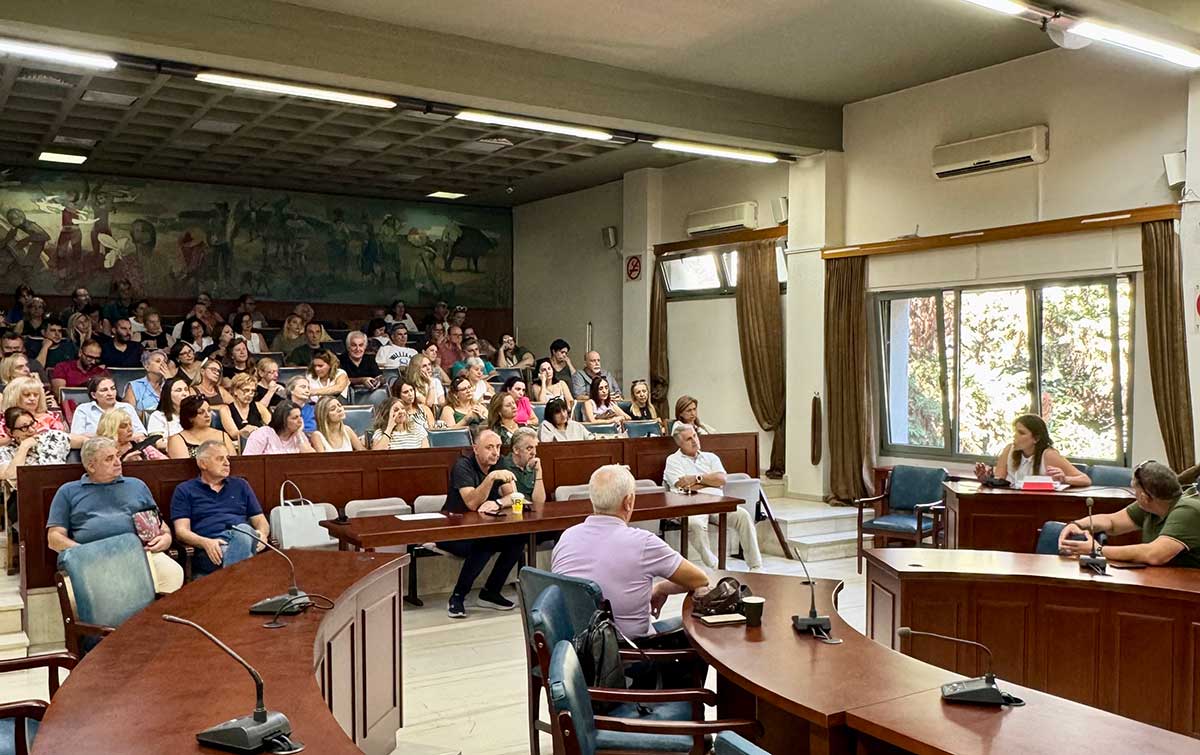 Σχολεία-Τρικάλων:-Νέο-πλαίσιο-χωρίς-Σχολικές-Επιτροπές