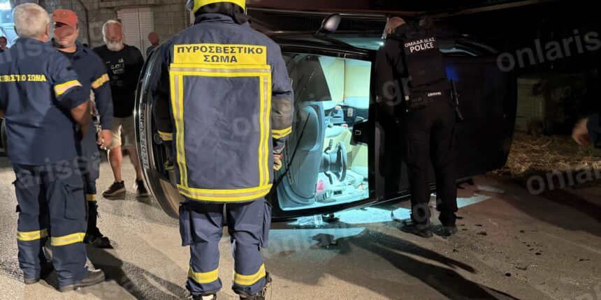 Σοβαρό-τροχαίο-στη-Λάρισα:-Ανατράπηκε-αυτοκίνητο-έπειτα-από-σφοδρή-σύγκρουση-με-τζιπ-–-Εικόνες-από-το-σημείο-του-ατυχήματος