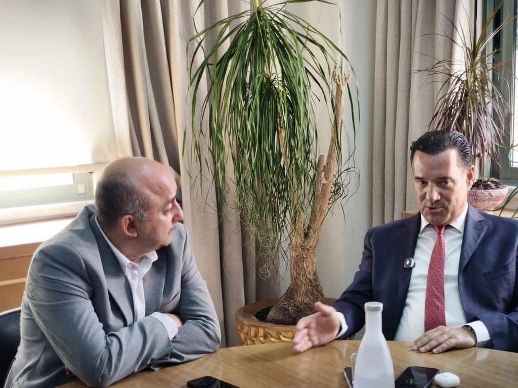 Τα-θέματα-της-πόλης-των-Τρικάλων-στη-συνάντηση-του-δημάρχου-Σακκά-με-τον-υπουργό-Υγείας-Γεωργιάδη-στο-Δημαρχείο