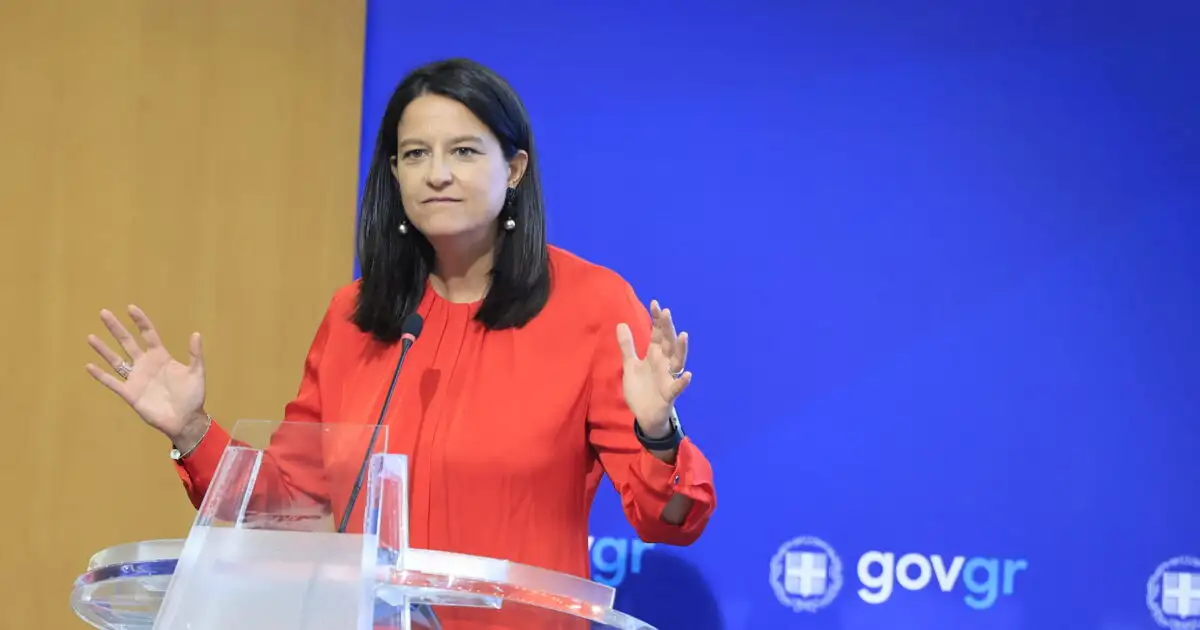 Η-Κεραμέως-τονίζει-πως-οι-μαθητές-είναι-το-μέλλον-της-ελληνικής-οικονομίας