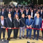 Πλατεία-Τρικάλων:-Η-αποθέωση-των-επισήμων-και-η-άλλη-εικόνα