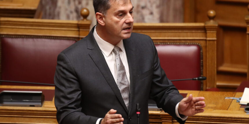 Χάρης-Θεοχάρης:-«Λανθασμένη-η-φράση-μου»-–-Η-απάντηση-μετά-τις-αντιδράσεις-για-τη-δήλωσή-του-περί-«κακομοίρηδων»