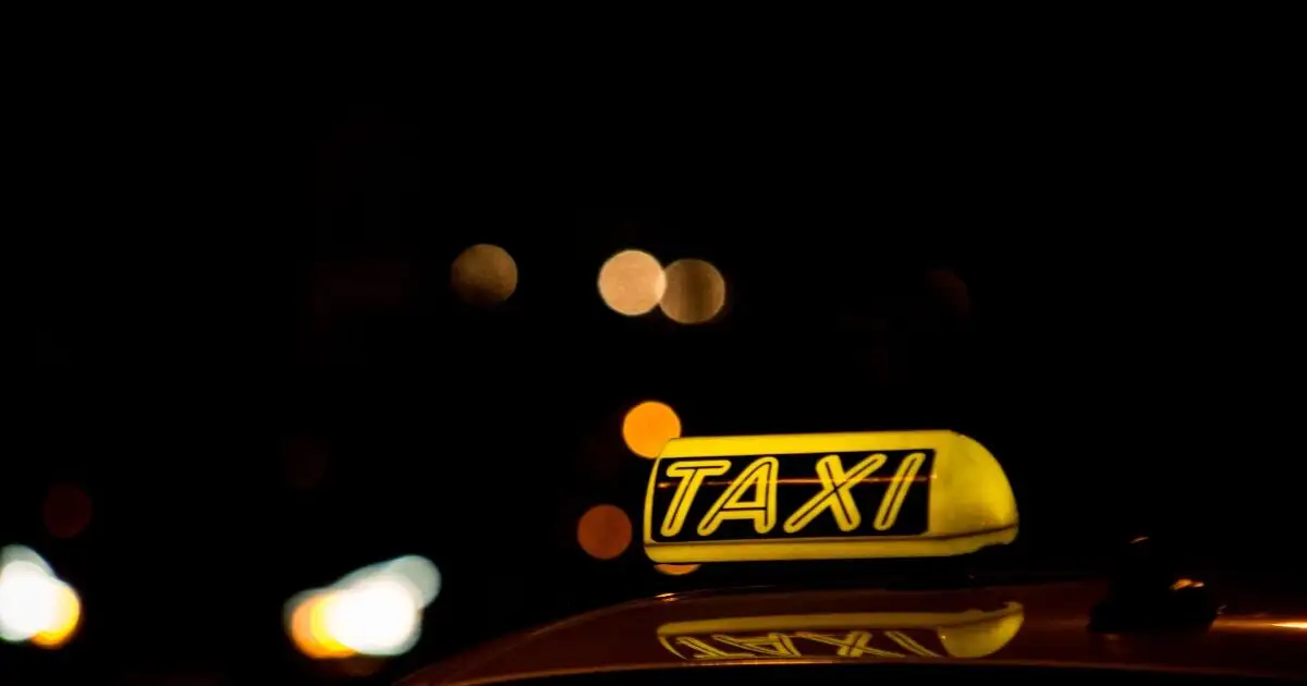 Νέα-Ιωνία:-«Με-δάγκωνε,-άκουσα-ένα-“κρατς”-και-κόπηκε-το-αυτί-μου»-–-Βίντεο-ντοκουμέντο-με-την-επίθεση-του-35χρονου-στην-οδηγό-ταξί