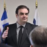Κατατέθηκαν-μηνύσεις-για-προώθηση-παράνομου-τζόγου-σε-18-influencers-–-Πιερρακάκης:-«Το-διαδίκτυο-δεν-είναι-ζούγκλα»