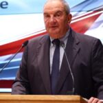 Καραμανλής:-Η-Τουρκία-απειλεί-με-πόλεμο,-αλλά-η-Δύση-τη-θεωρεί-«πολύτιμο-σύμμαχο»-–-Δύο-μέτρα-και-δύο-σταθμά