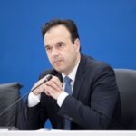 Παπαστεργίου-για-το-όριο-των-15-ετών-στα-social-media:-Πώς-θα-γίνεται-ο-έλεγχος-της-ηλικίας-–-Τι-πρέπει-να-κάνουν-οι-γονείς