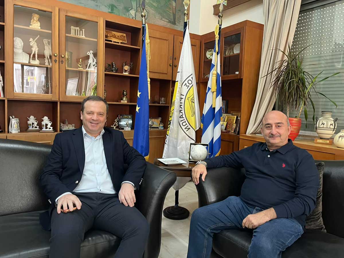 Συνάντηση-Σακκά-–-Λιούτα-στο-Δημαρχείο-Τρικάλων