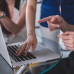 Ελεύθεροι-επαγγελματίες:-Οι-δρόμοι-προς-τη-σύνταξη-–-Πότε-συμφέρει-να-κάνετε-αίτηση,-αναλυτικά-παραδείγματα