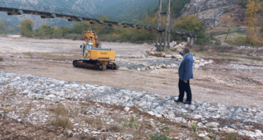 Στα-αντιπλημμυρικά-έργα-του-Πορταϊκού-ποταμού-o-kώστας-Μαράβας