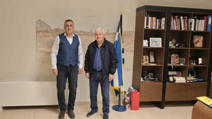 Στον-Κουρέτα-ο-Νασιώκας-για-το-βιβλίο-«Ευθανασία»