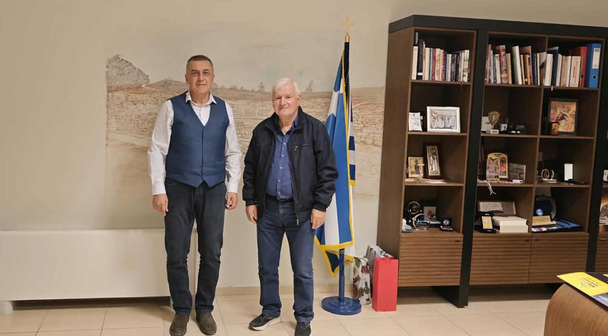 Στον-Κουρέτα-ο-Νασιώκας-για-το-βιβλίο-«Ευθανασία»