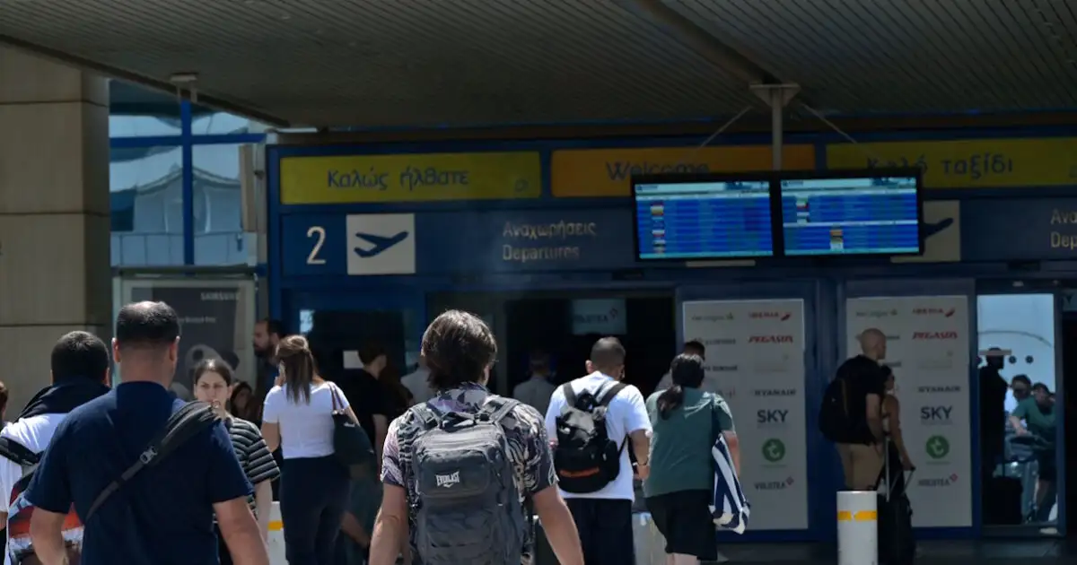 Αεροδρόμιο-Ελ-Βενιζέλος:-Συνελήφθησαν-21χρονος-και-24χρονη-για-κλοπές-σε-βάρος-επιβατών-–-Πάνω-από-5.000-ευρώ-η-λεία