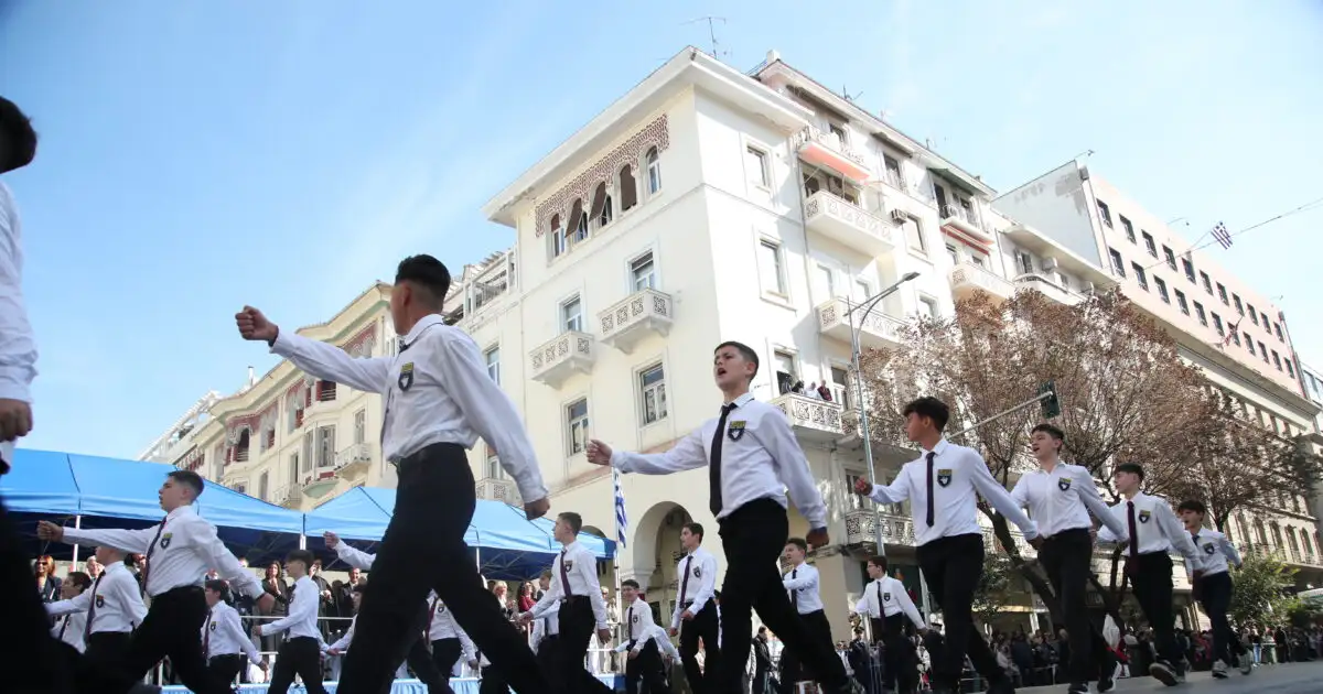 28η-Οκτωβρίου:-Σήμερα-η-μαθητική-παρέλαση-στη-Θεσσαλονίκη-–-Ποιοι-δρόμοι-είναι-κλειστοί